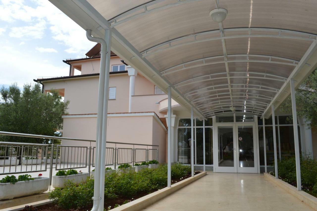 Pansion Oliva Hotel Krnica Ngoại thất bức ảnh