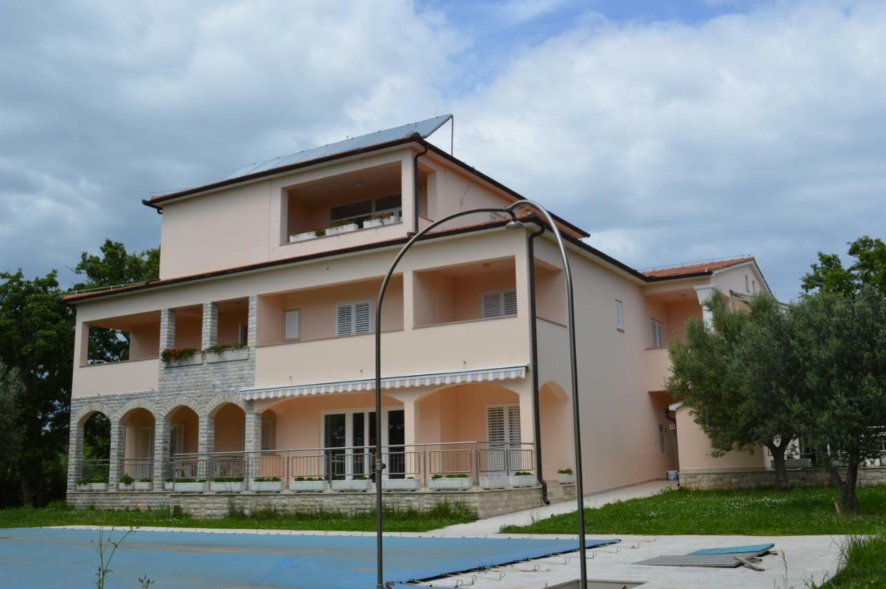 Pansion Oliva Hotel Krnica Ngoại thất bức ảnh