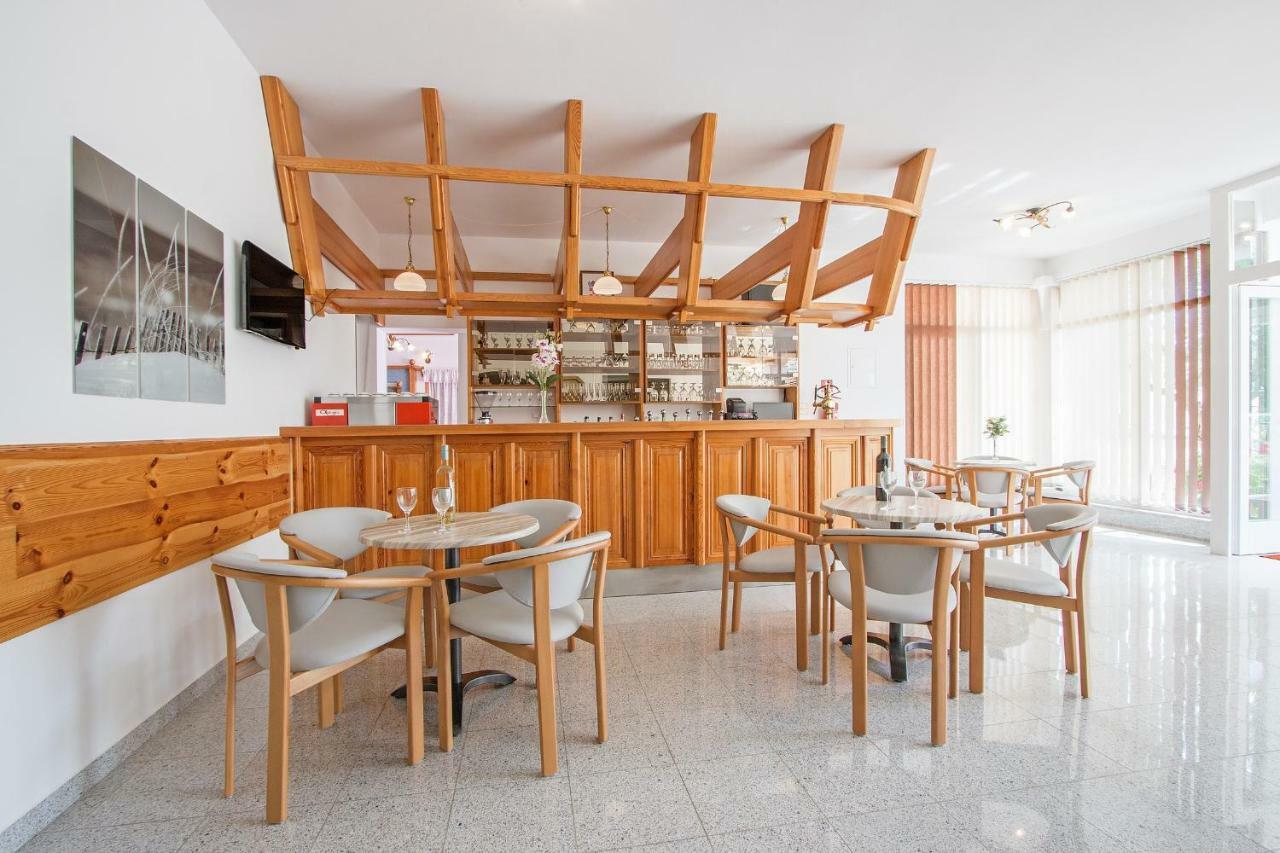 Pansion Oliva Hotel Krnica Ngoại thất bức ảnh