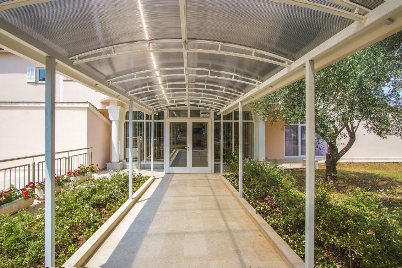 Pansion Oliva Hotel Krnica Ngoại thất bức ảnh