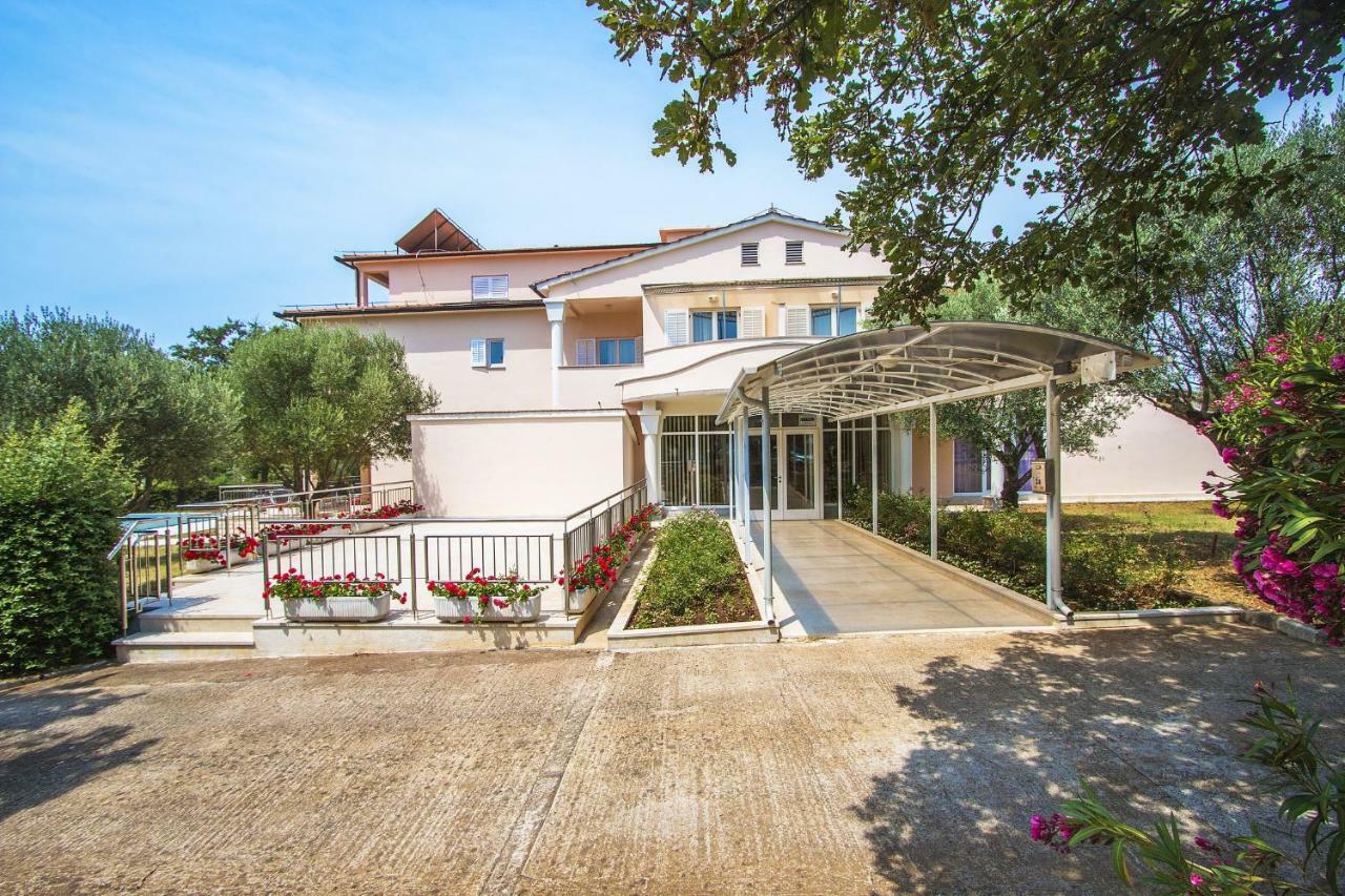 Pansion Oliva Hotel Krnica Ngoại thất bức ảnh